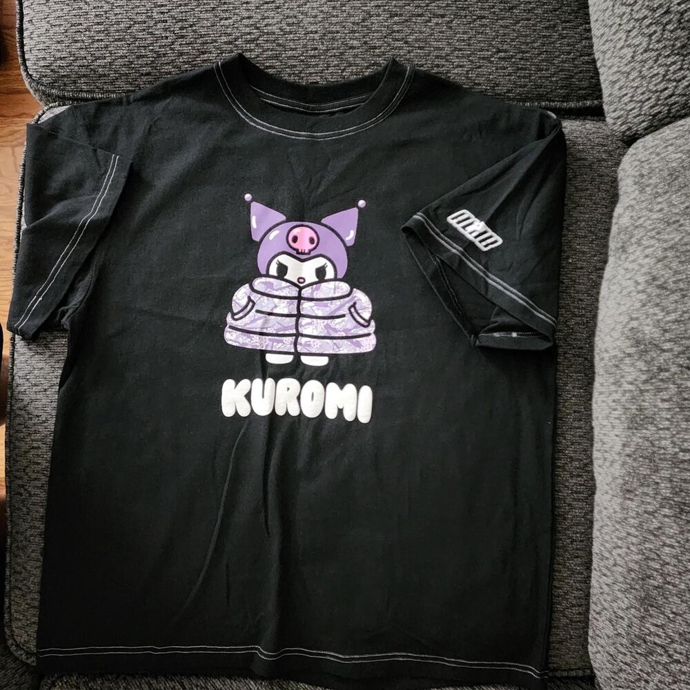 Hello Kitty Black Kuromi cotton t-shirt with purple Kuromi graphic, size M #kawa